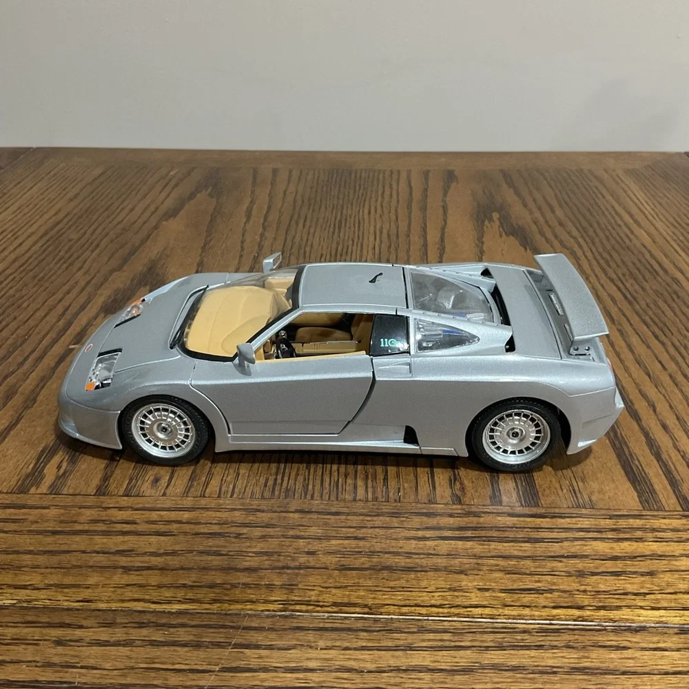 Bugatti Eb Die Cast Model Car with Black Undercarriage 1/18